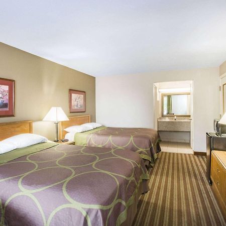 Super 8 By Wyndham Oxford Hotel Bagian luar foto