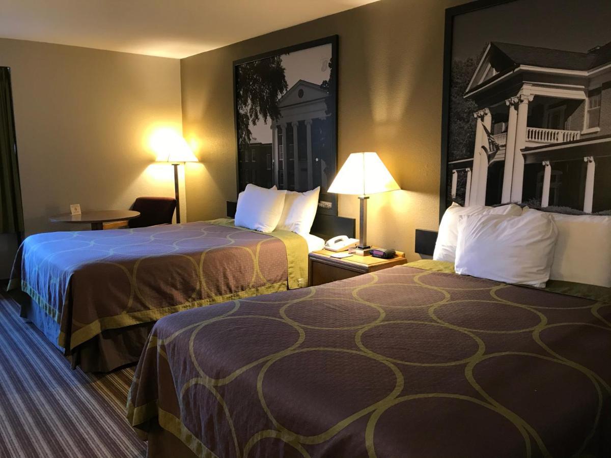 Super 8 By Wyndham Oxford Hotel Bagian luar foto
