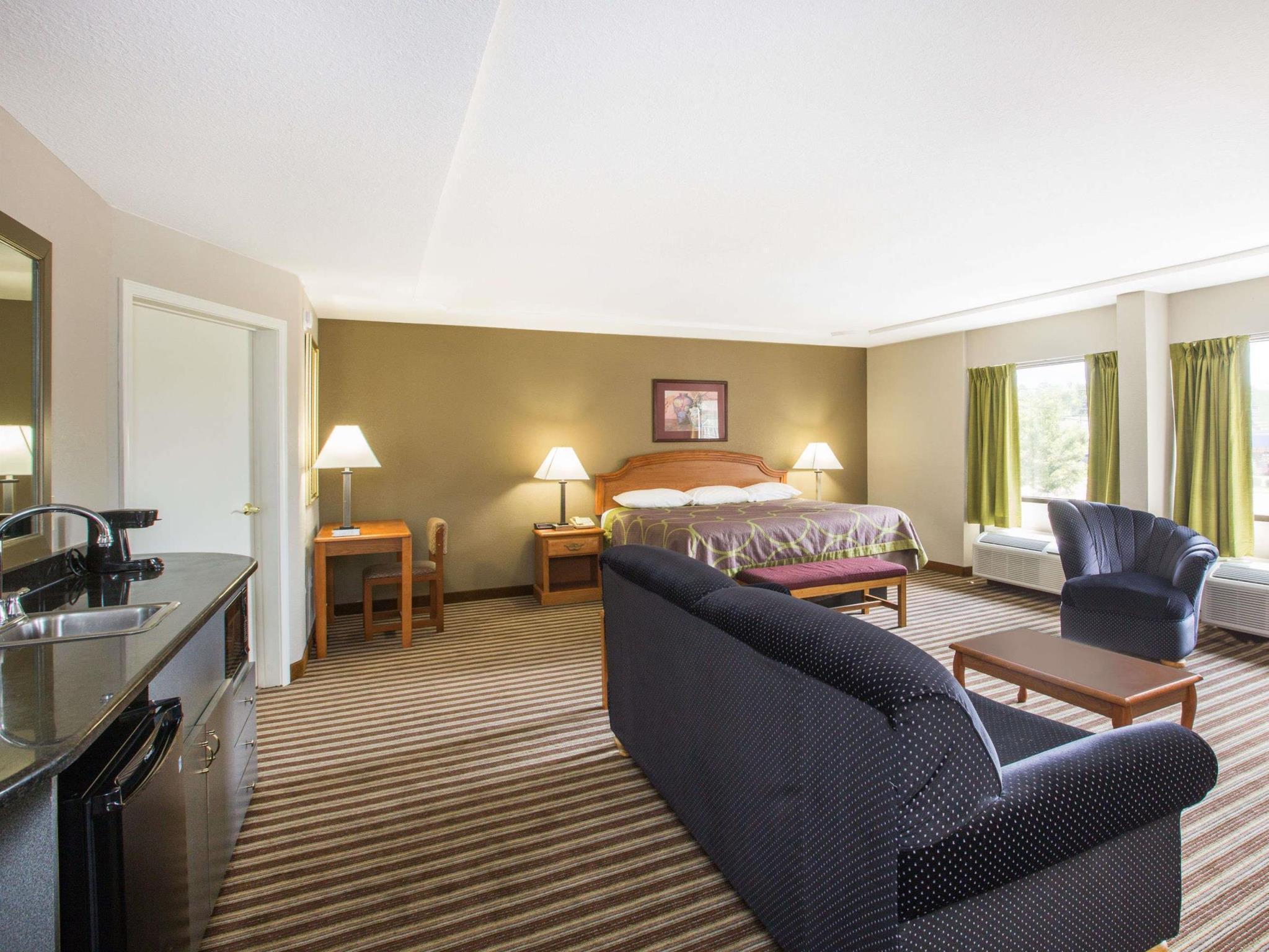 Super 8 By Wyndham Oxford Hotel Bagian luar foto