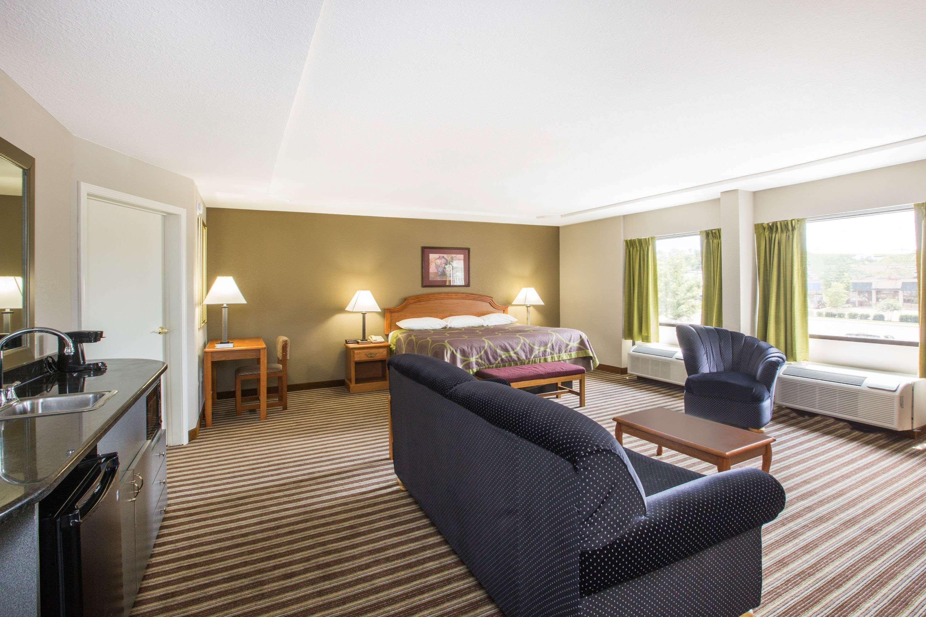 Super 8 By Wyndham Oxford Hotel Bagian luar foto