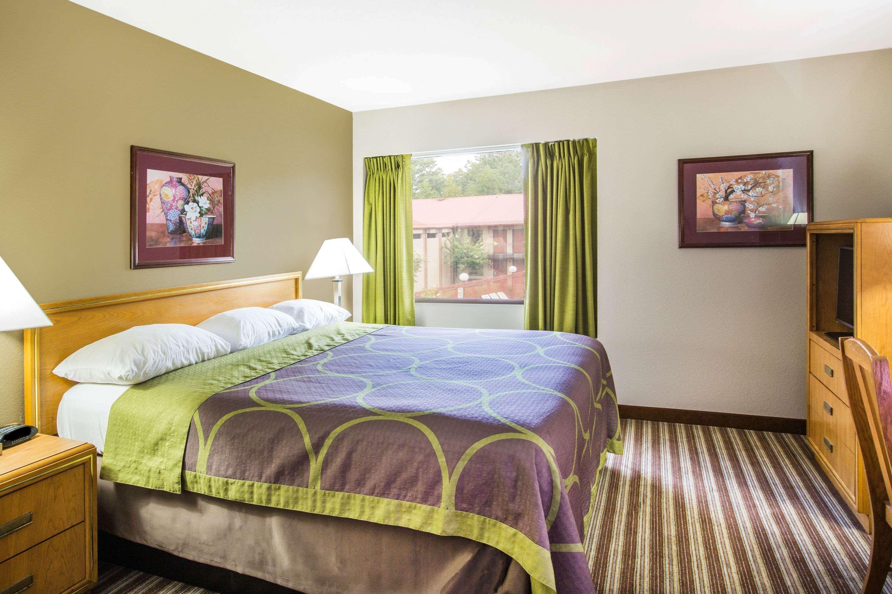Super 8 By Wyndham Oxford Hotel Bagian luar foto