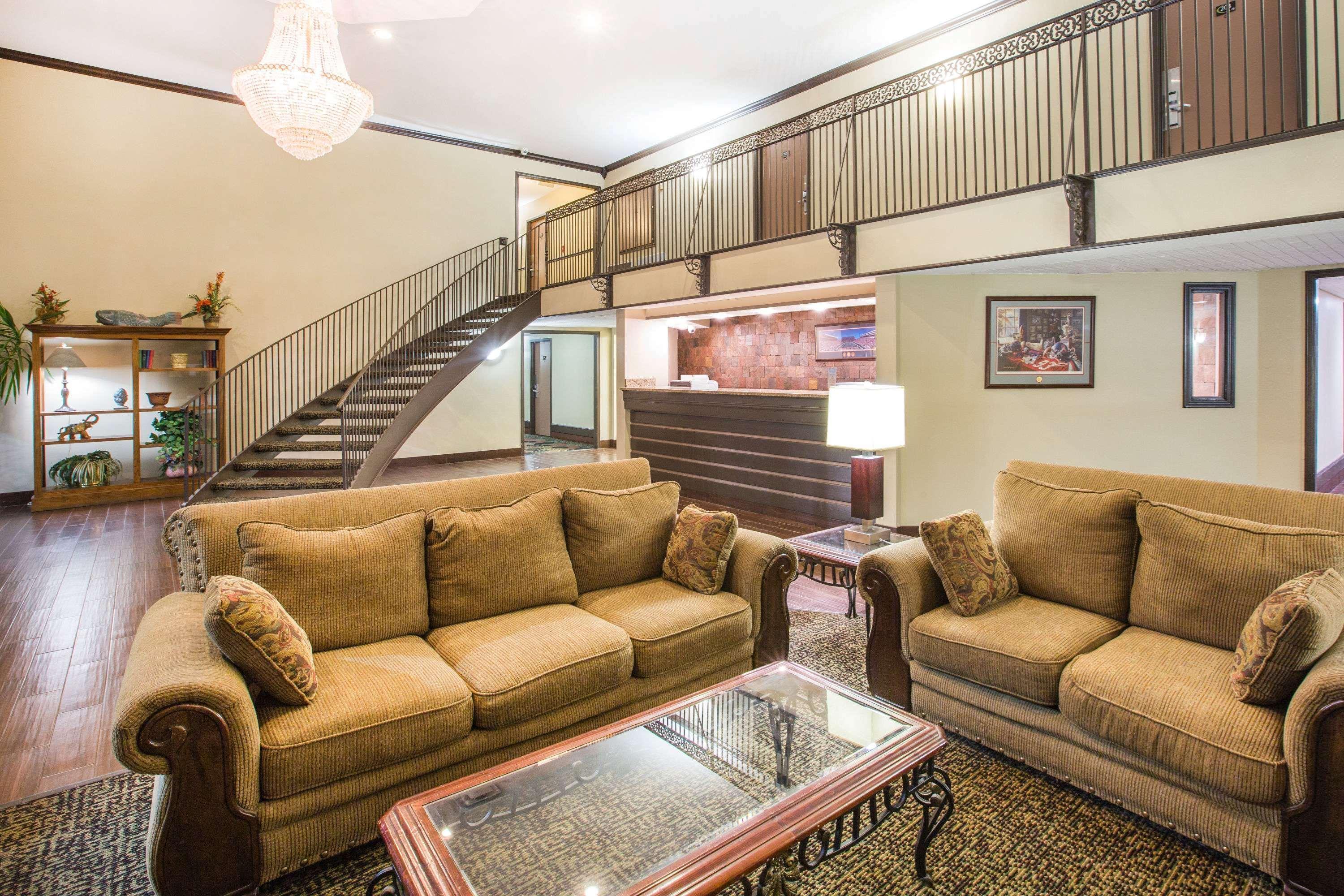 Super 8 By Wyndham Oxford Hotel Bagian luar foto